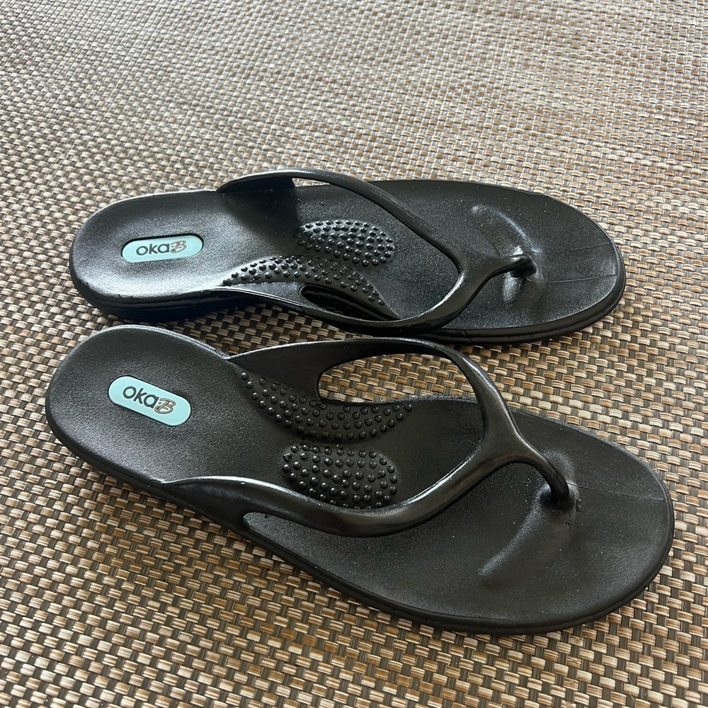 OKA b. Women's Black Sandals